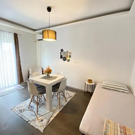 Mia Airport Appartement