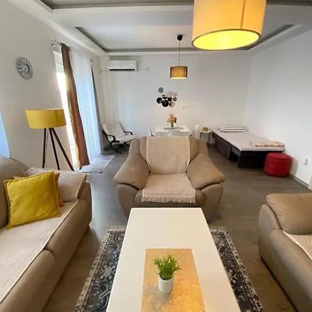 Mia Airport * פודגוריצה