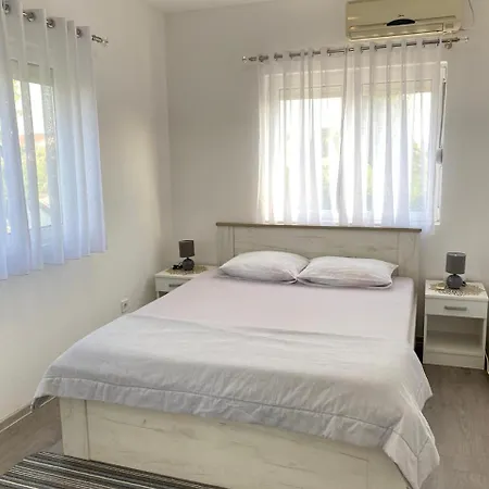 Mia Airport Appartement *