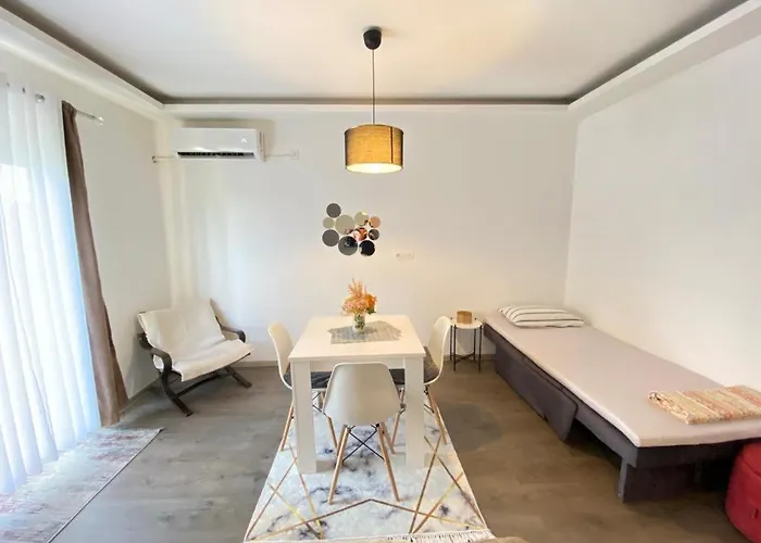 Mia Airport Apartment