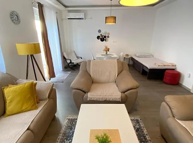 Mia Airport * Podgorica