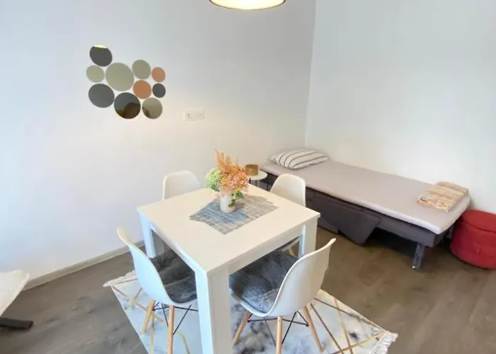 Apartment Mia Airport